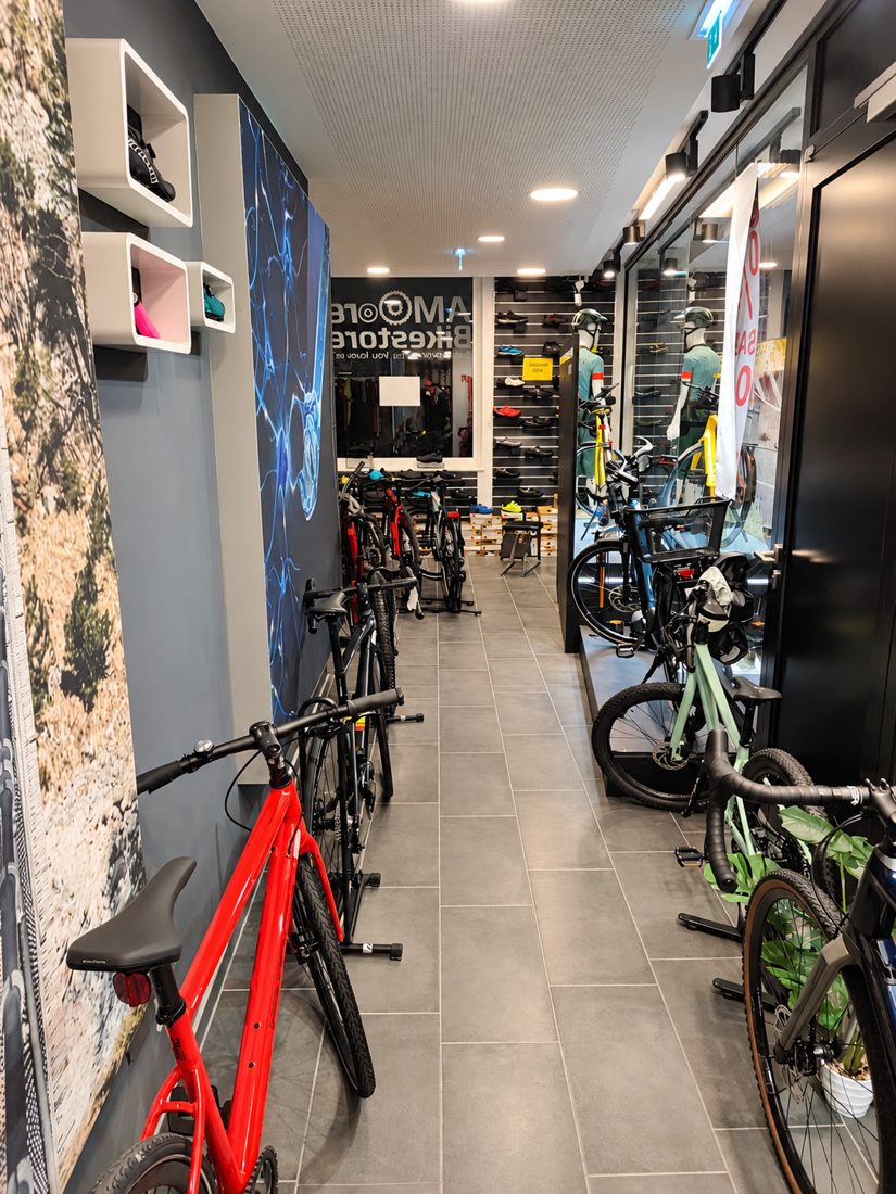 Rennräder, Gravelbikes und Bekleidung im Bikestore